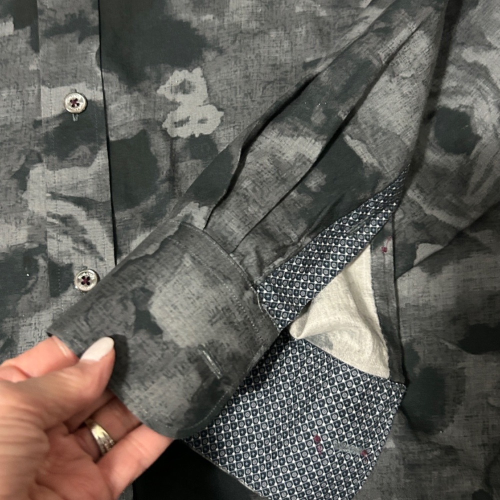 LIKE NEW! Men's Bugatchi Gray/Black Button Down - LARGE - Picture 5 of 8